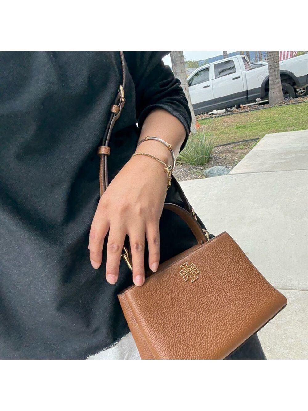 400!+ New Tory Burch Britten Mini Satchel In Moose - Picture 9 of 11